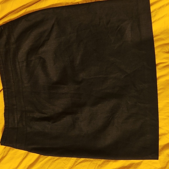 Black skirt - Picture 2 of 2